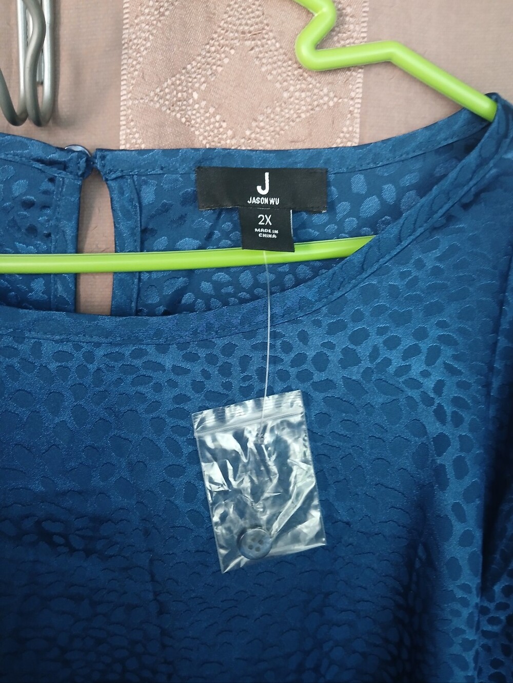 💎 Jason Wu Women's Long-Sleeve Satin Blouse Animal Print NWOT - Picture 8 of 8